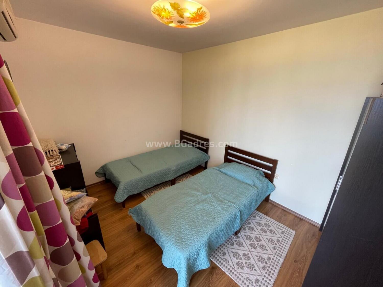 Евтин двустаен апартамент с ниска такса поддръжка I №2647