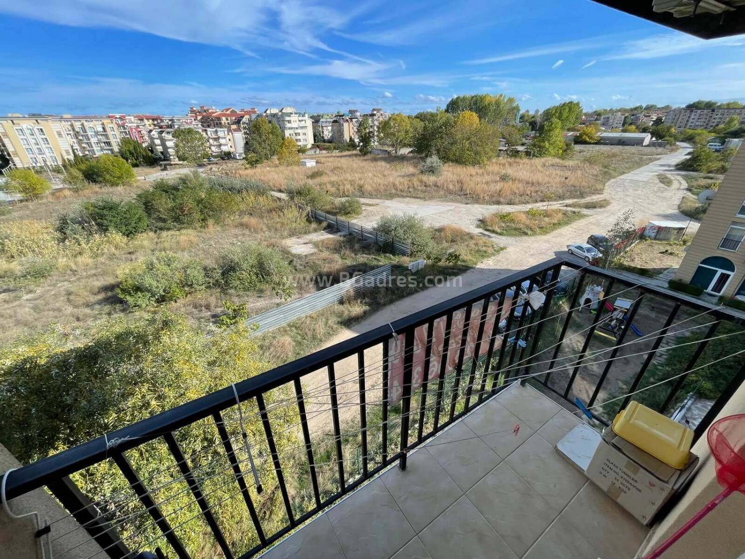 Евтин двустаен апартамент с ниска такса поддръжка I №2647