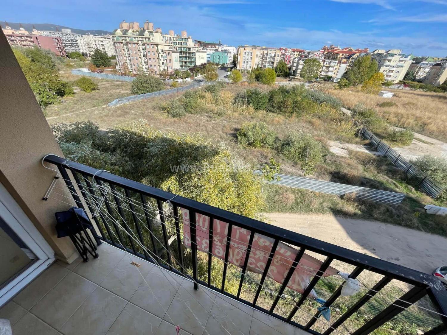 Евтин двустаен апартамент с ниска такса поддръжка I №2647