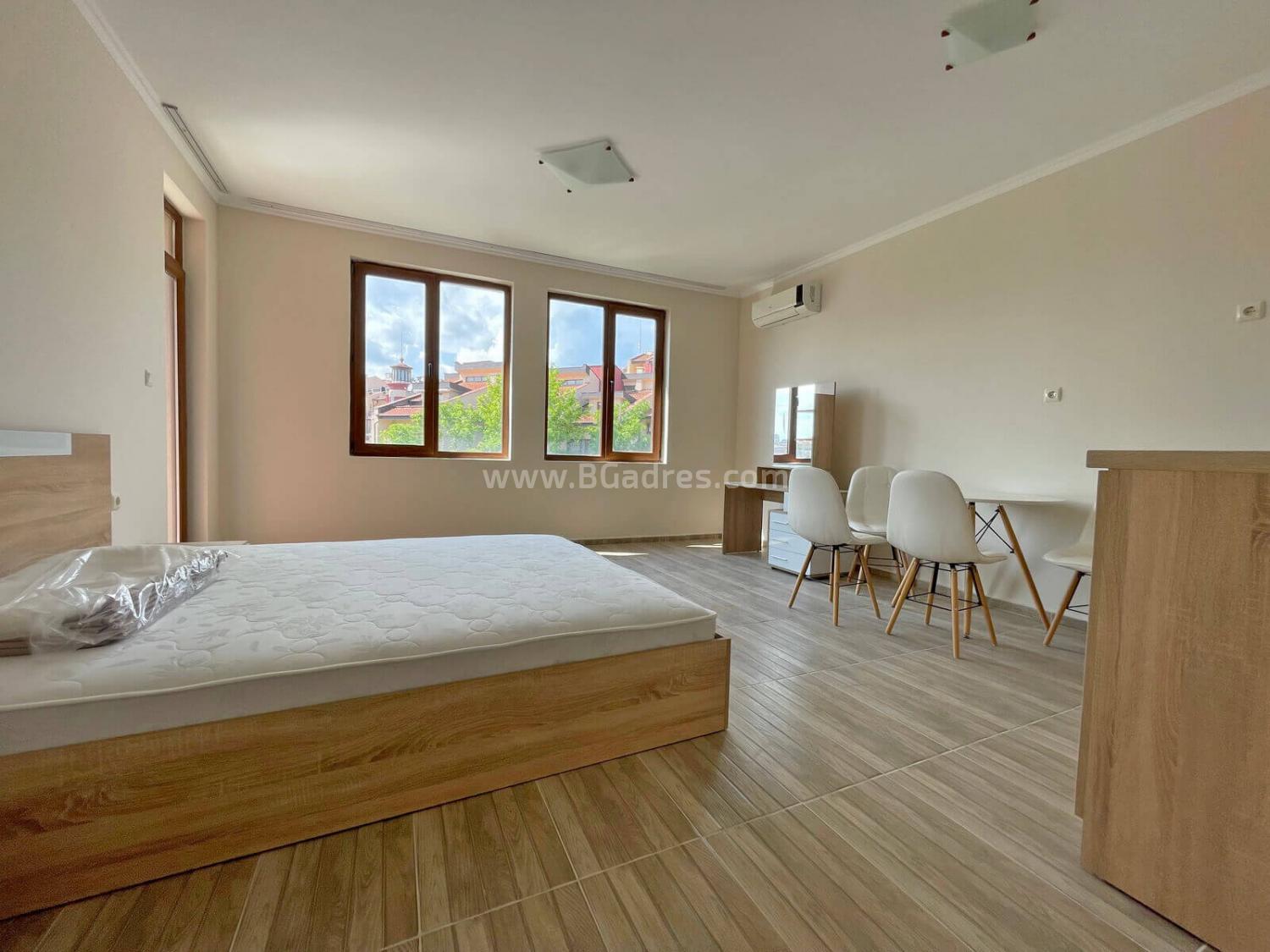 Голямо студио в Свети Влас І №2982