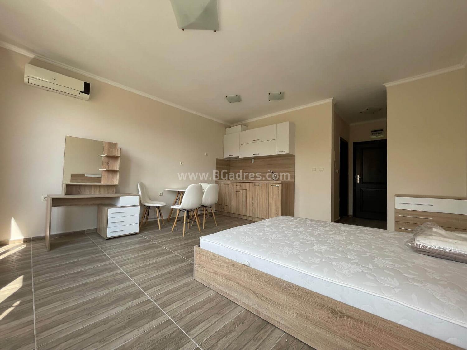 Голямо студио в Свети Влас І №2982