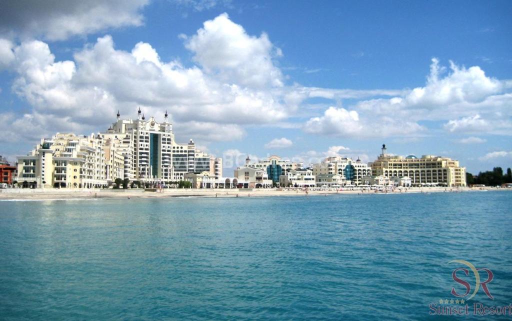 Bargain Apartment in Sunset Resort | No. 2124