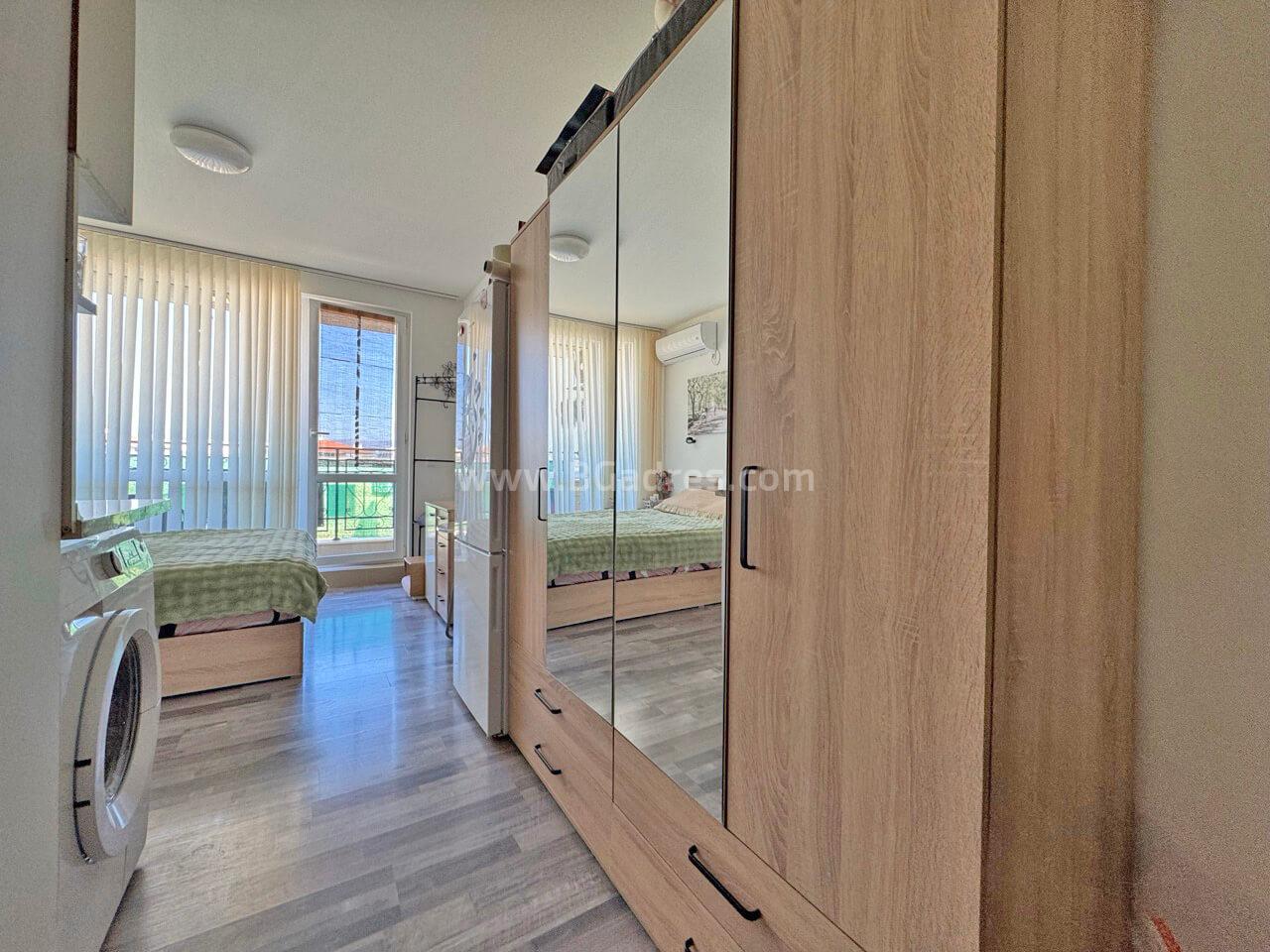 Студия без таксы в центре Солнечного Берега І №4575