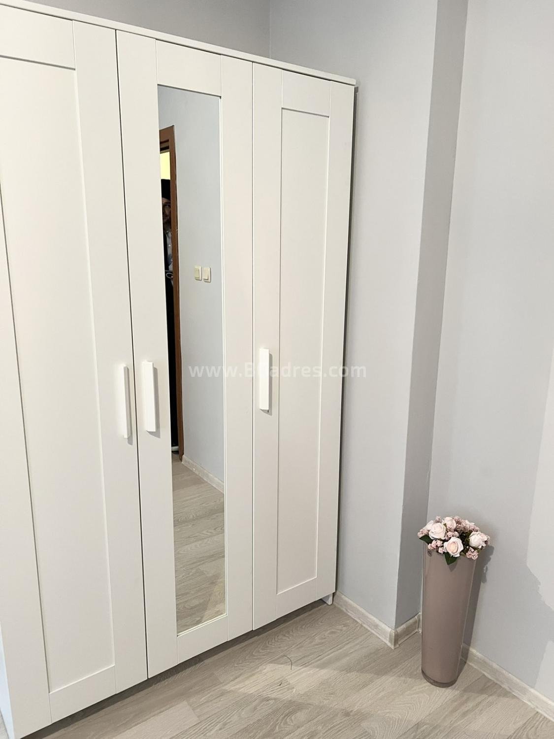 Реновирано студио в Доун Парк | №2344