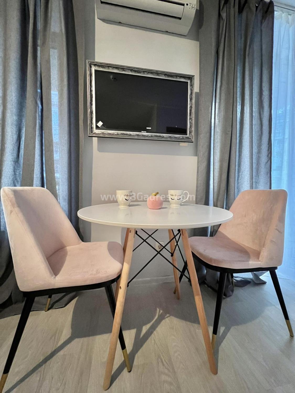 Реновирано студио в Доун Парк | №2344