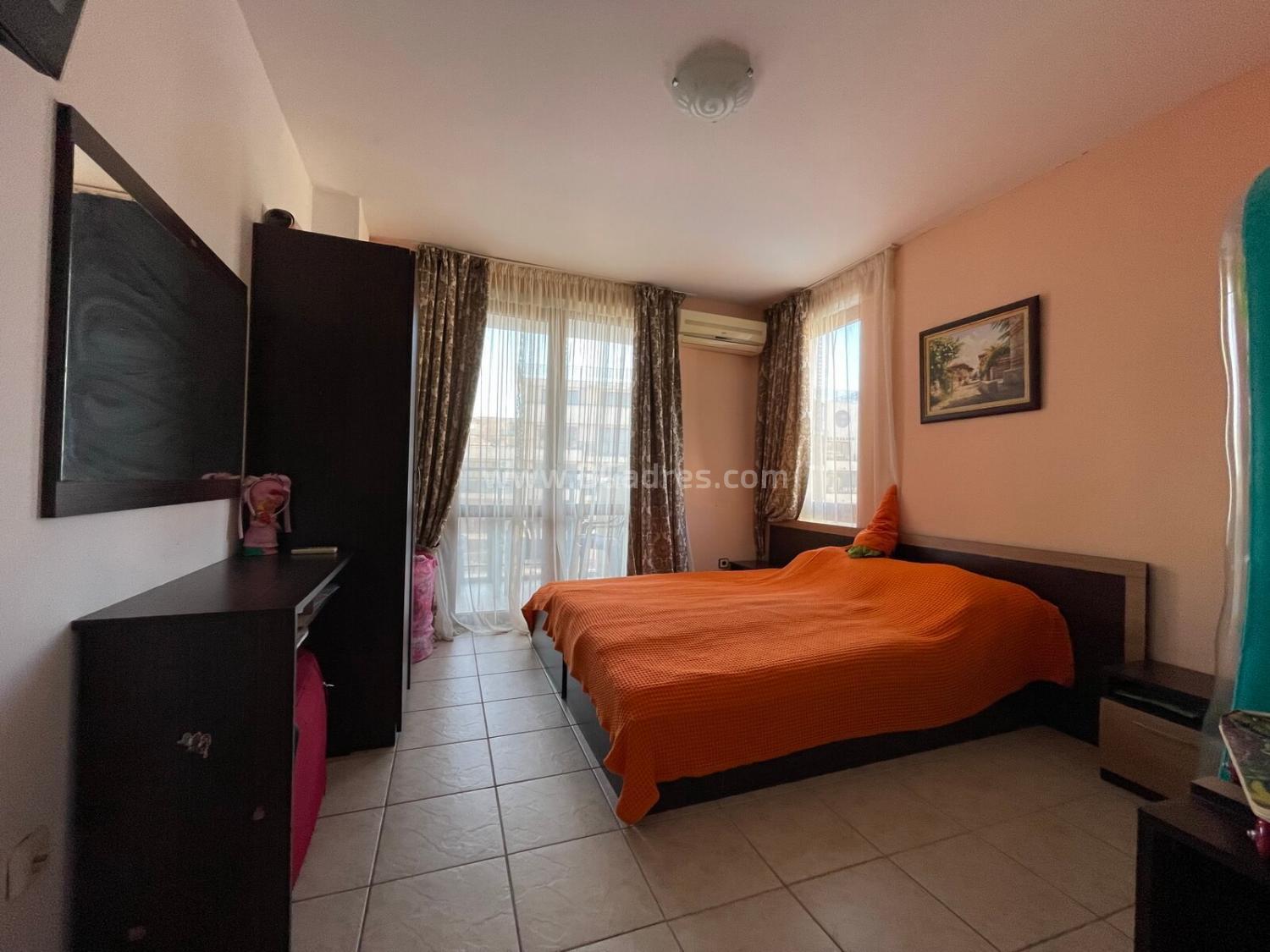 Просторен апартамент с 2 спални до морето | №2391