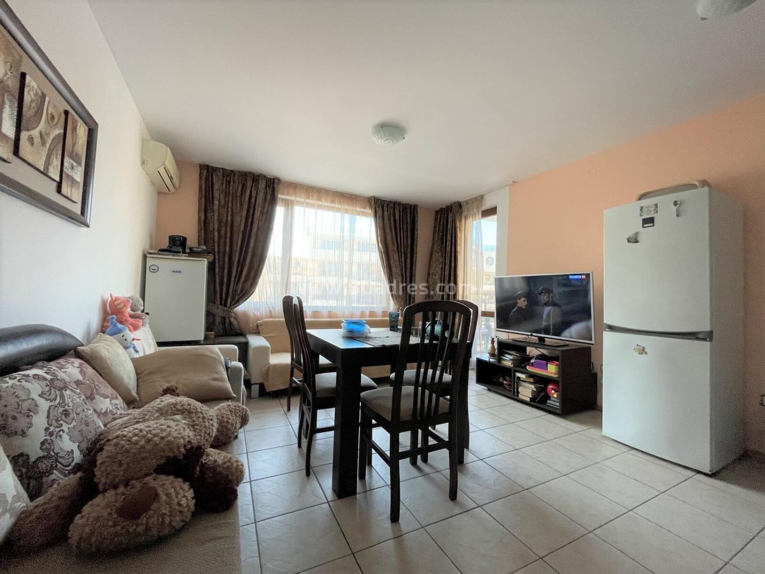 Просторен апартамент с 2 спални до морето | №2391