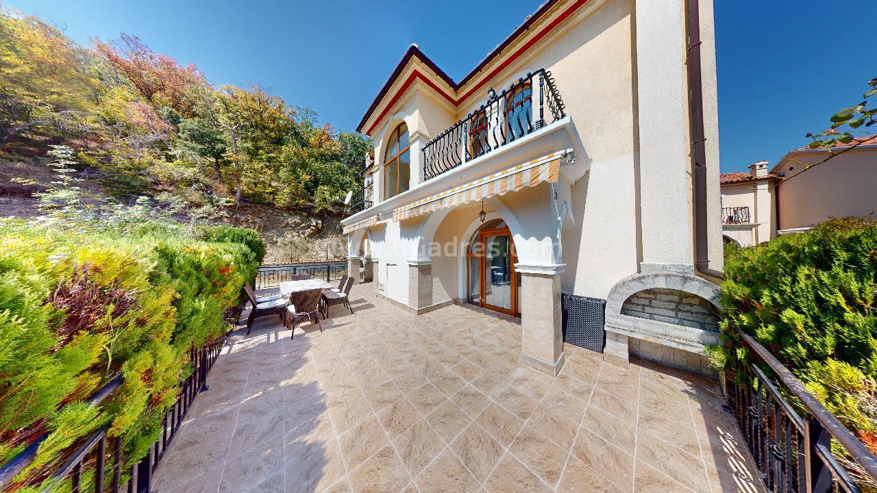 Къща в комплекс в Елените І №3144