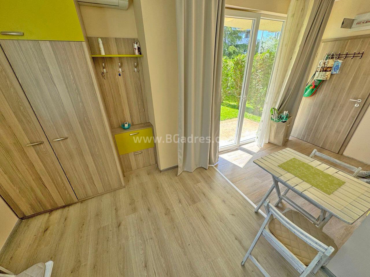 Студио с двор до морето І №3626