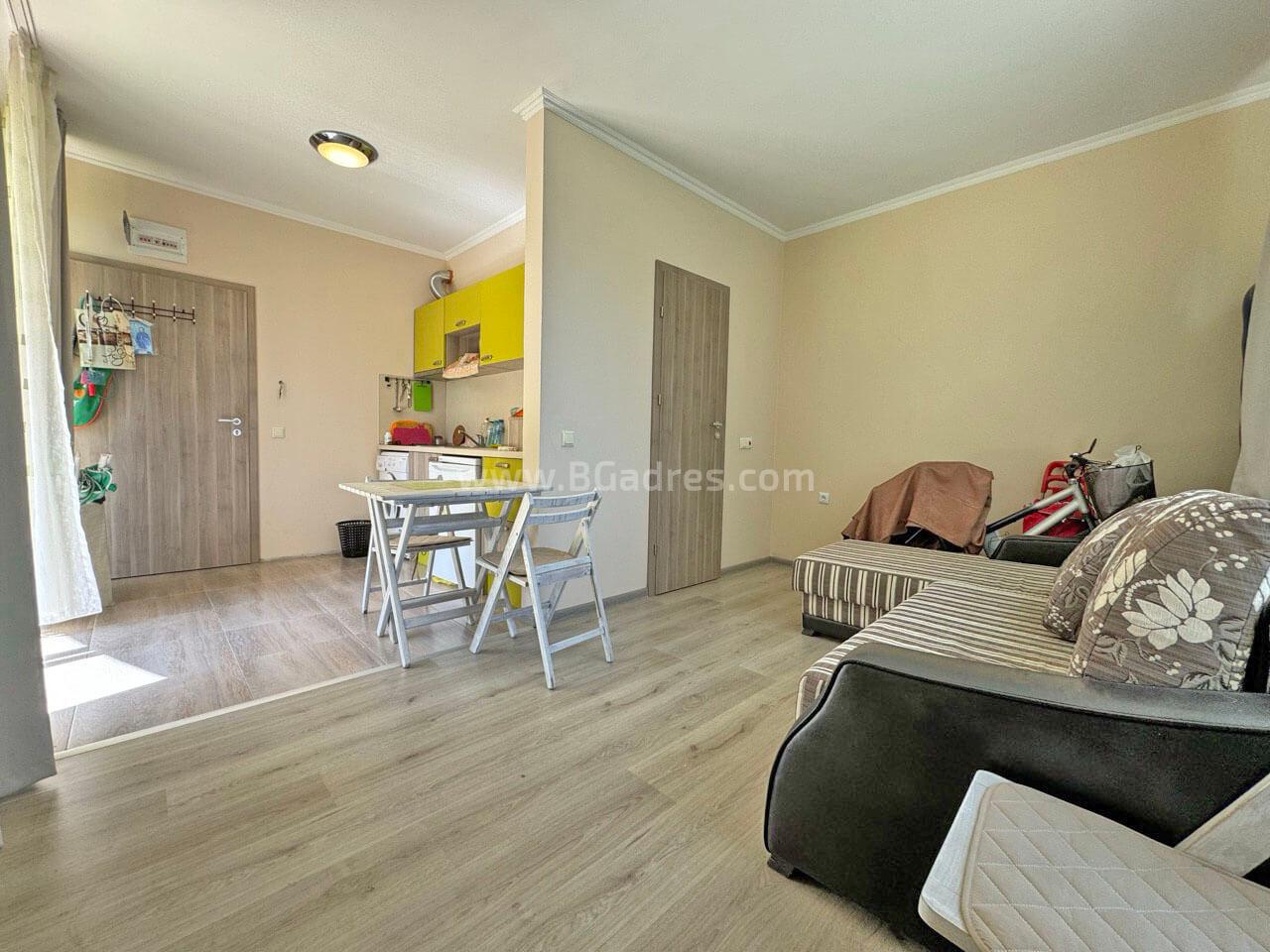 Студио с двор до морето І №3626