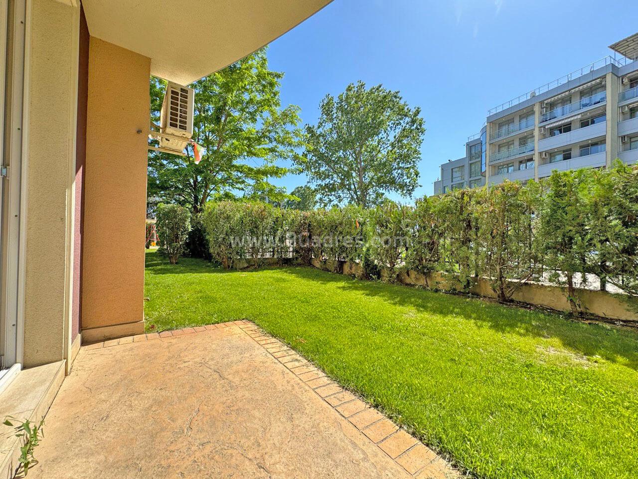 Студио с двор до морето І №3626