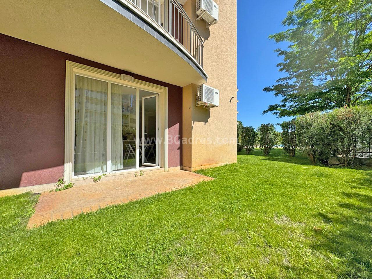 Студио с двор до морето І №3626