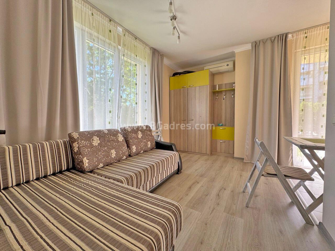 Студио с двор до морето І №3626