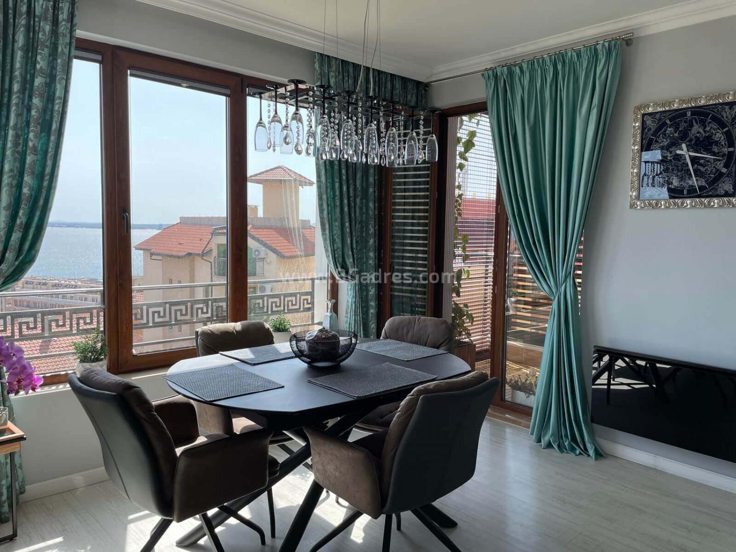 Große Wohnung mit Meerblick І №2975