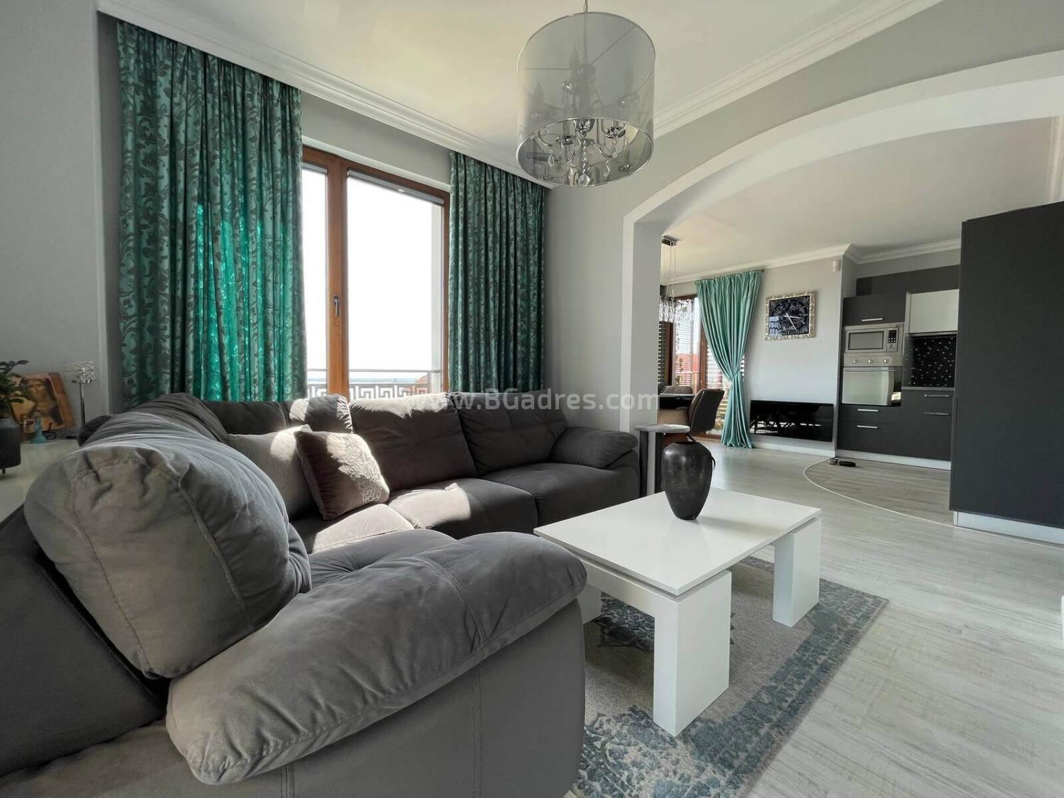 Große Wohnung mit Meerblick І №2975