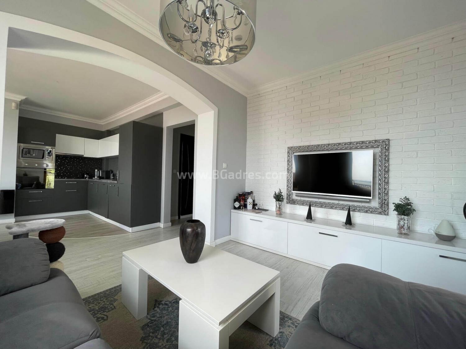 Große Wohnung mit Meerblick І №2975