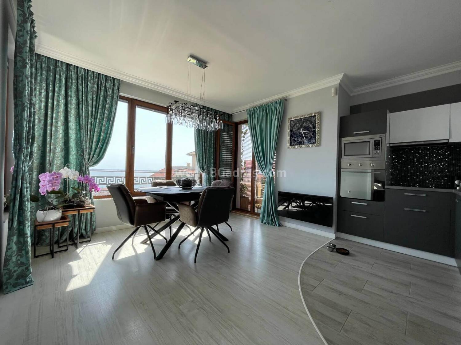 Große Wohnung mit Meerblick І №2975