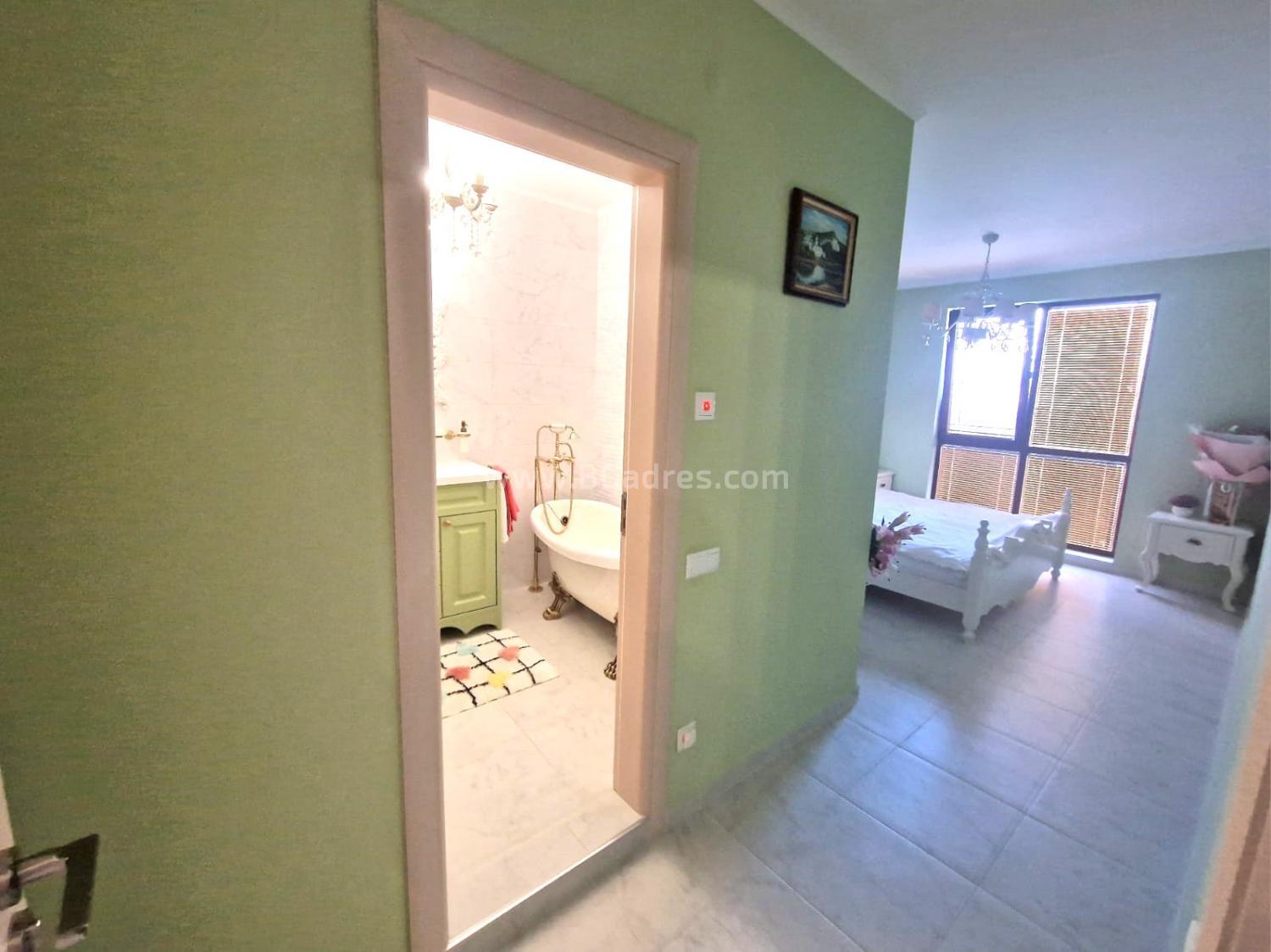 Apartment mit 3 Schlafzimmern in Nessebar І №3425