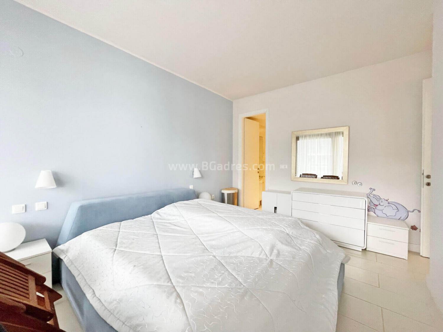 Geräumiges Apartment mit direktem Meerblick І №2867