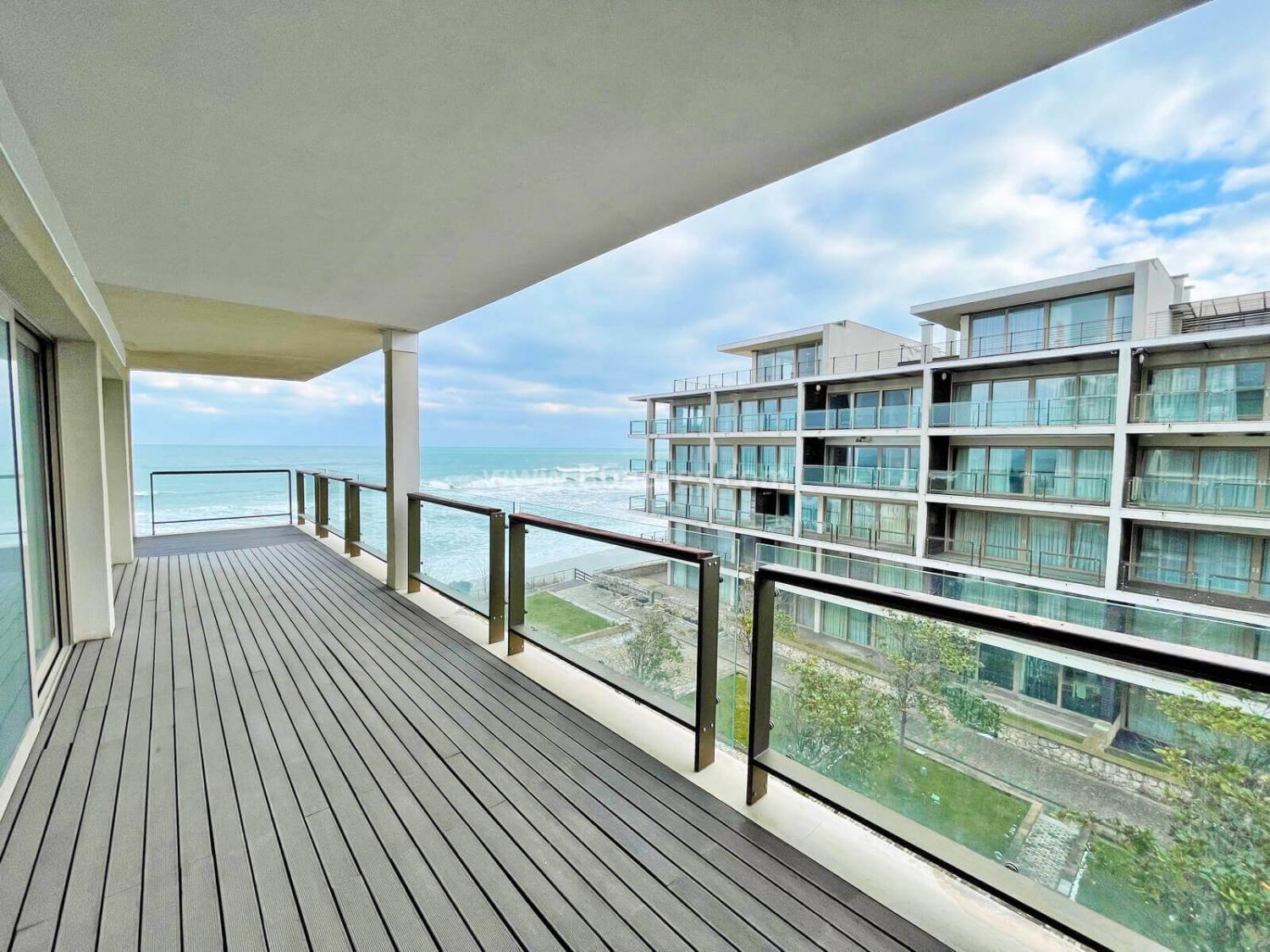 Geräumiges Apartment mit direktem Meerblick І №2867