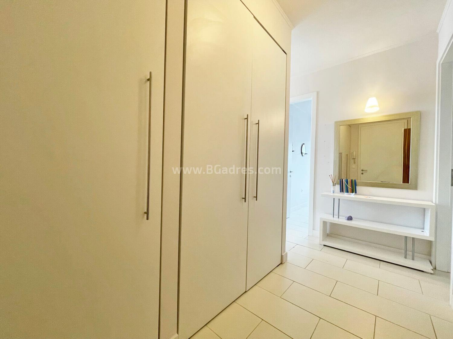 Geräumiges Apartment mit direktem Meerblick І №2867