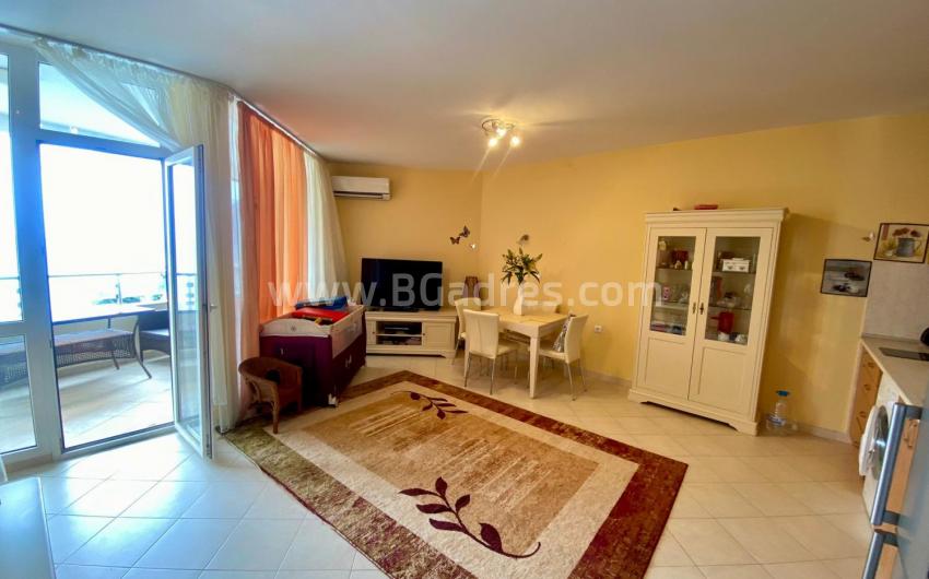 Apartment with direct sea view І №3831