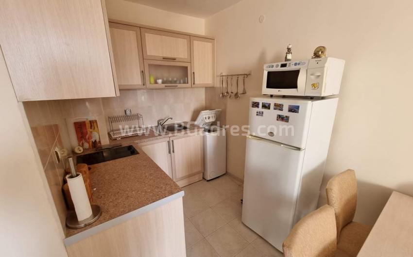 Inexpensive apartment with sea view in Saint Vlas | No. 2246