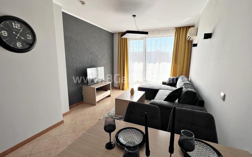 Renovated apartment in Royal Sun complex І №3093