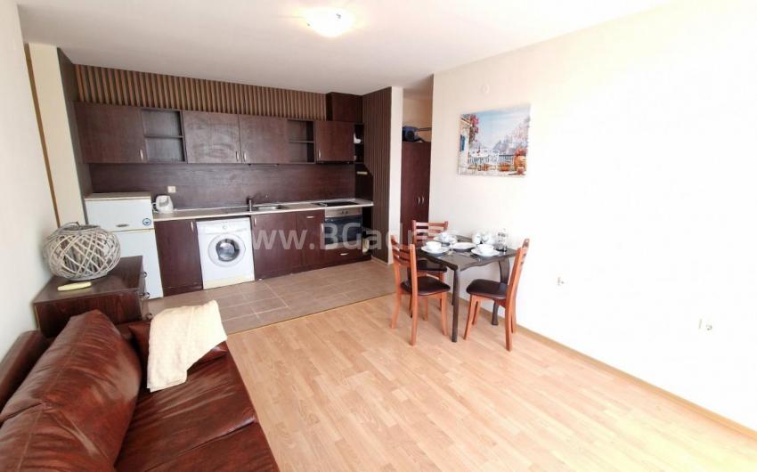 Two-bedroom apartment on the first line in Sveti Vlas