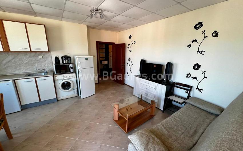 Apartment with low maintenance fee on the seaside І №3858