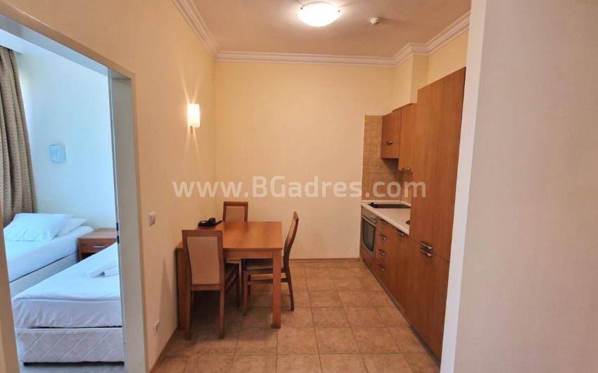 Profitable apartment on the first line І No. 2521
