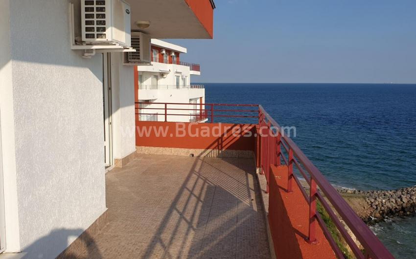 Apartment with frontal sea view I №2479