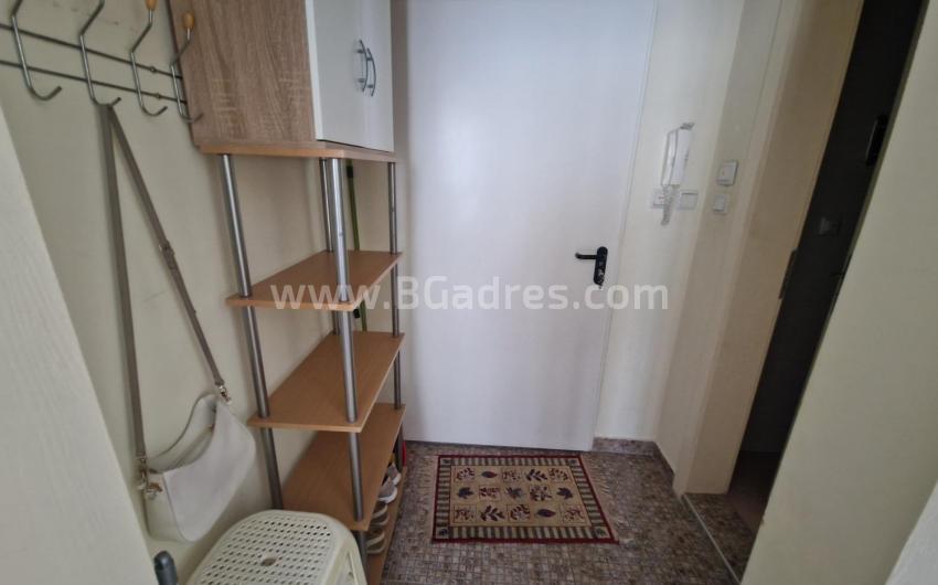 Cheap apartment on the seaside І №3899