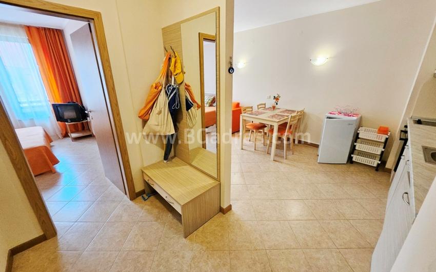 Недорогая квартира в комплексе Роял Сан І №4473