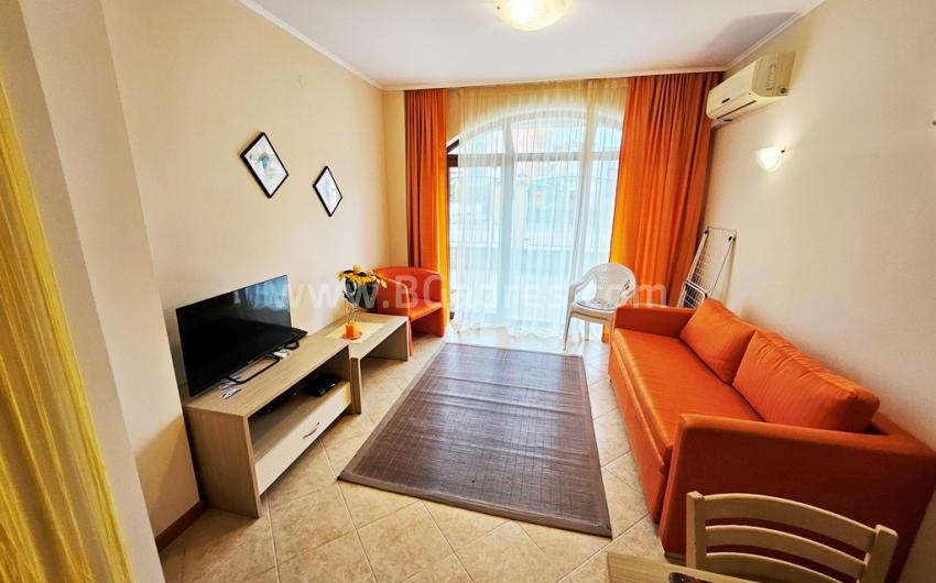 Недорогая квартира в комплексе Роял Сан І №4473