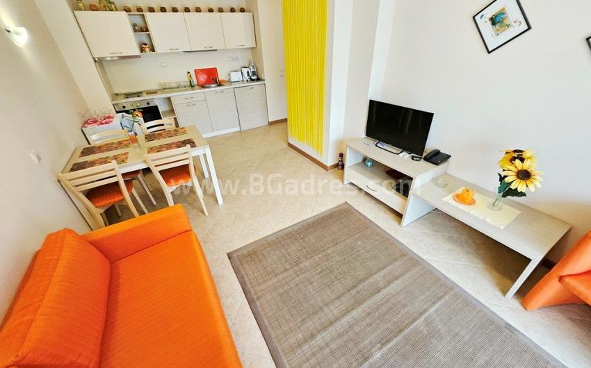 Недорогая квартира в комплексе Роял Сан І №4473