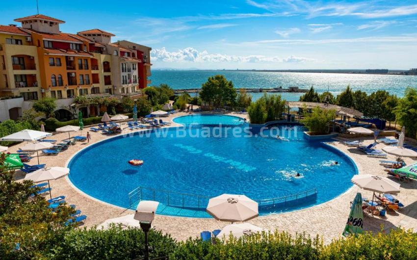 Apartment with a low maintenance fee by the sea in Sunny Beach