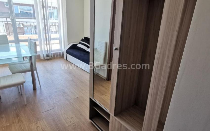 Apartment with a low maintenance fee by the sea in Sunny Beach