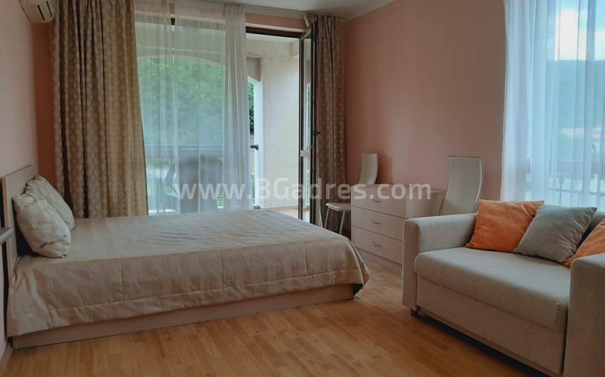 Inexpensive three-room apartment in Elenite I №2518