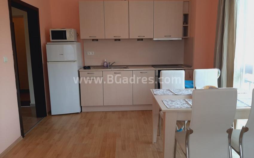 Inexpensive three-room apartment in Elenite I №2518