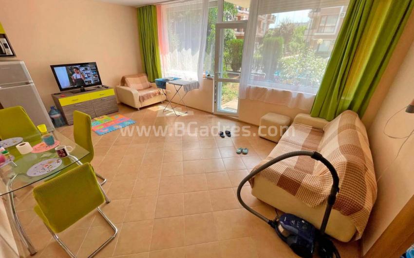Cheap two bedroom apartment on the seaside І №3658