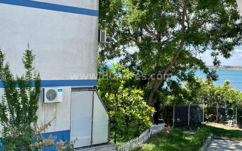 Apartment with a garage on the first line in Pomorie І No. 2675
