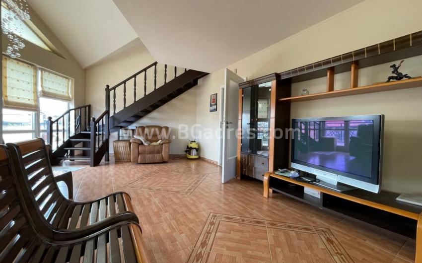 Spacious penthouse in Chernomorets I №2591