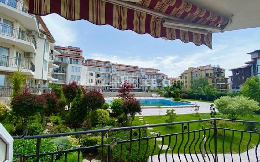 Cheap two bedroom apartment on the seaside І №3222