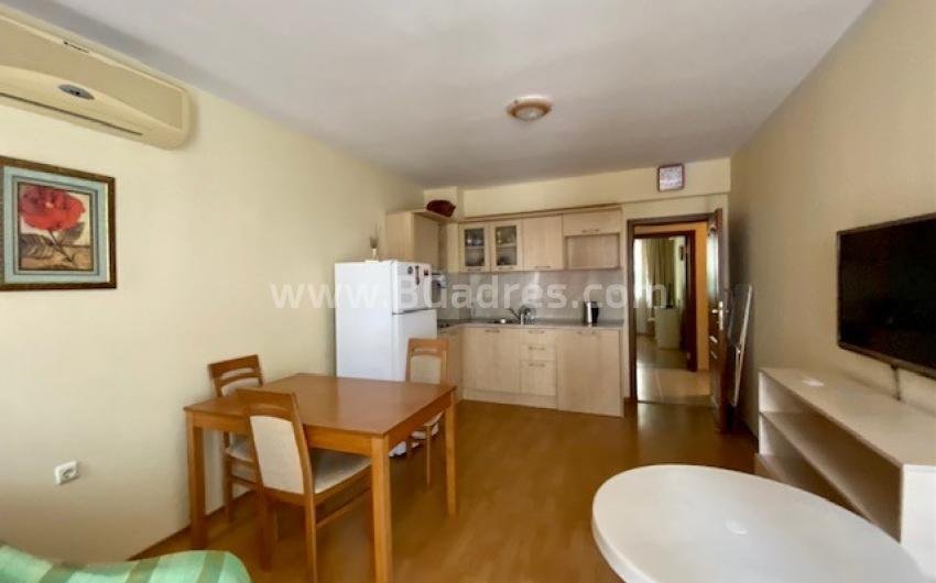 Cheap two bedroom apartment on the seaside І №3222