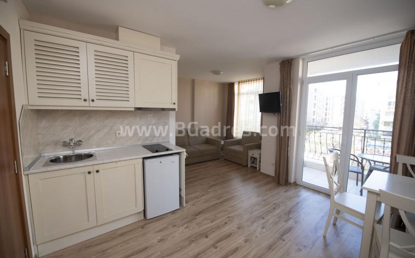 One-bedroom apartment in Down Park complex | №2263