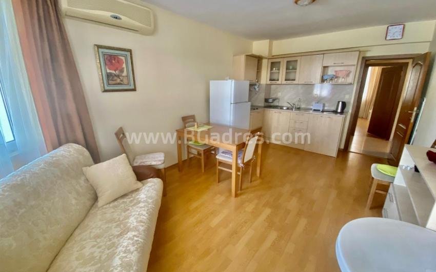 Cheap two bedroom apartment on the seaside І №3222