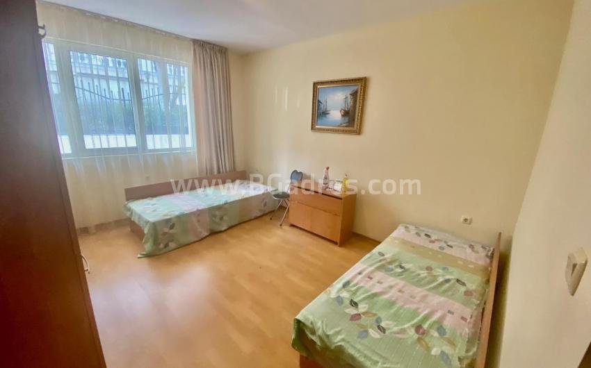 Cheap two bedroom apartment on the seaside І №3222