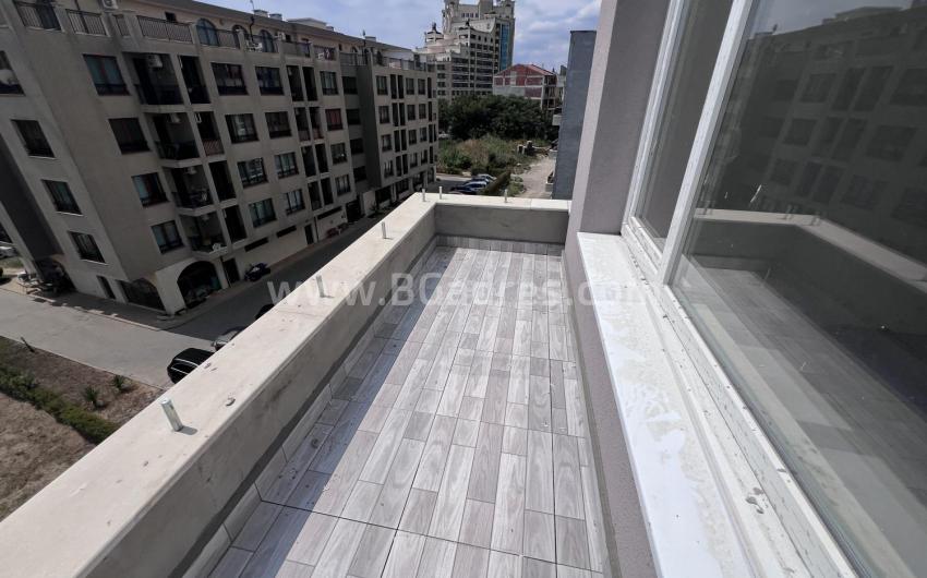 Апартамент в жилищна сграда в Поморие І №4321