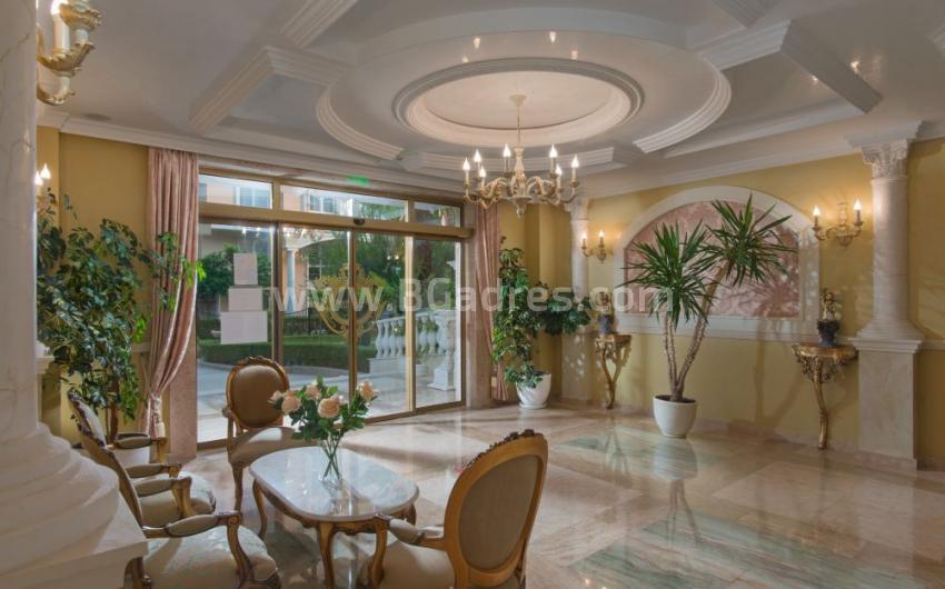 Apartment with own courtyard in a luxury complex І №3289